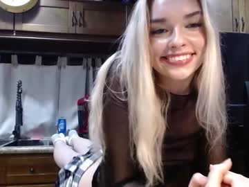 ellalowe's chat room