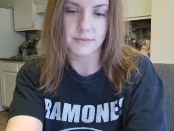 tinywithtiddies's chat room