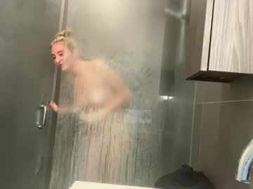 lightbluepufferfish's chat room