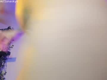 xlunaskye's chat room