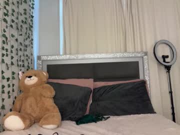 sophiasecretsx's chat room