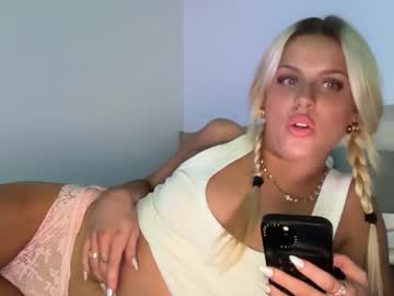 ella_hill's chat room