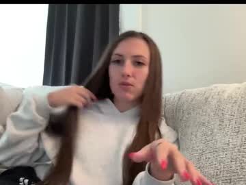 laylahlaylah1's chat room