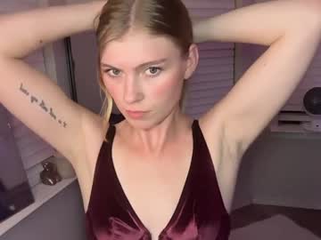 elliee81's chat room