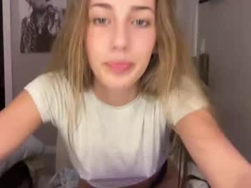 sweetgirlzara's chat room