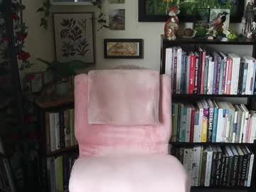 ellynaomi's chat room