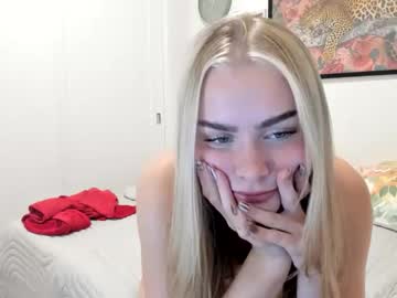 ariah_is_blonde's chat room
