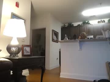 hotblondemilf1962's chat room