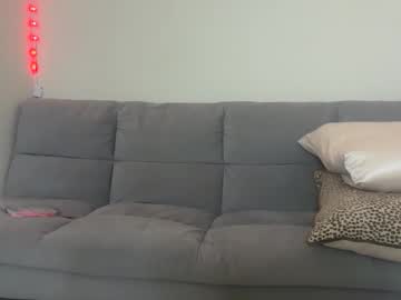 ladyybugloverr's chat room