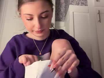 fantasyella's chat room