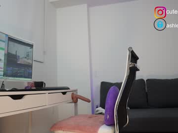 ashley_benson1's chat room