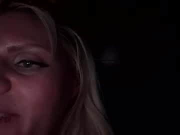 honeybuhnny's chat room