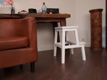 serareads's chat room