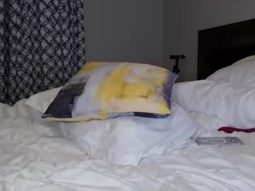 ellalowe's chat room