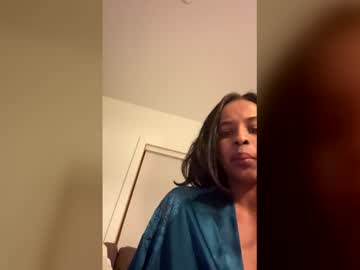 yazzybae3's chat room