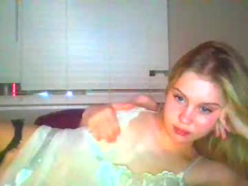 lunarose17's chat room