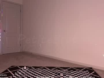 petitebrat's chat room