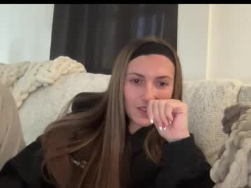 laylahlaylah1's chat room