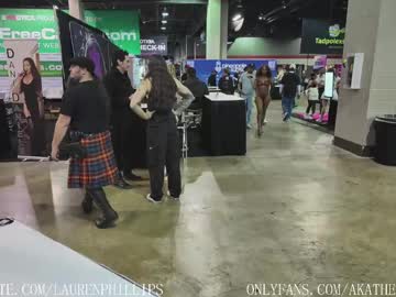 laurenphillips's chat room