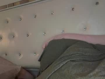 theblondeetwinss's chat room