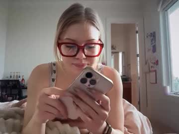 lunarose17's chat room