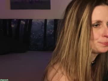 widthofapeach's chat room