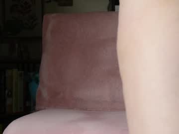 ellynaomi's chat room