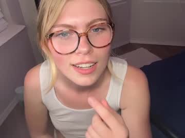 elliee81's chat room