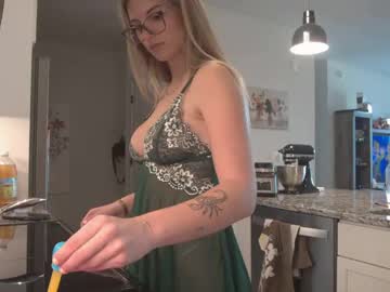 therosiecheeks's chat room