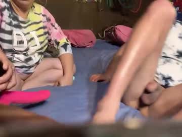 supremelifers's chat room