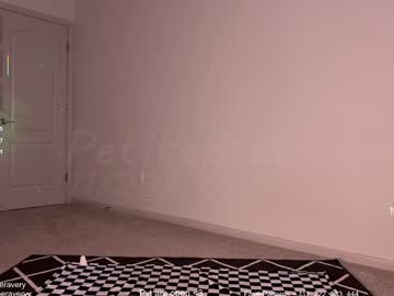 petitebrat's chat room