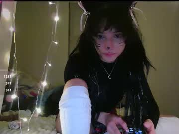 esoterickitten777's chat room