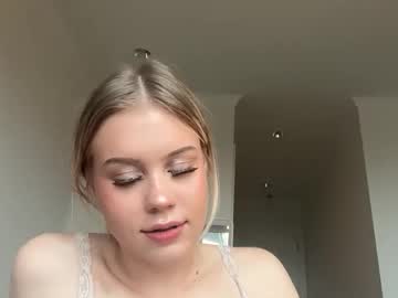 lunarose17's chat room