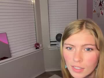 elliee81's chat room