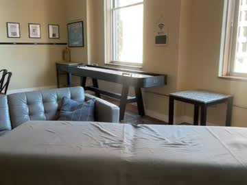 officiallyonlytams's chat room