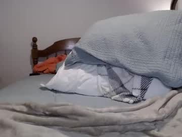 ellalowe's chat room