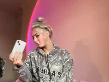 chloeros3e's chat room