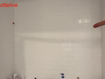 redcharlotte's chat room