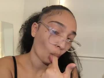 rosalinatoosexy's chat room