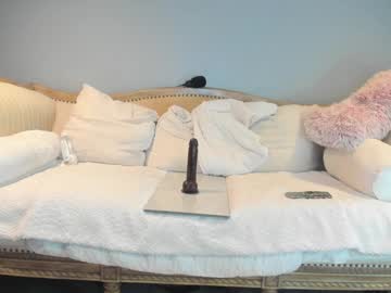 eatmygingersnapps's chat room