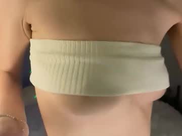 ellieluvs's chat room