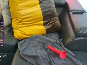 _taylormoon's chat room