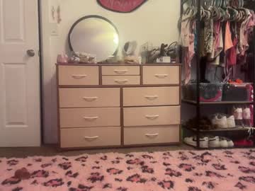 kylie_star30's chat room