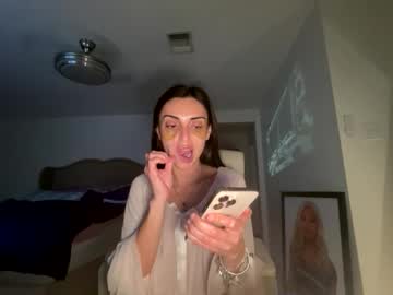 ella_ella_ella_ay's chat room