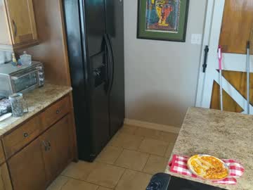 ellalowe's chat room