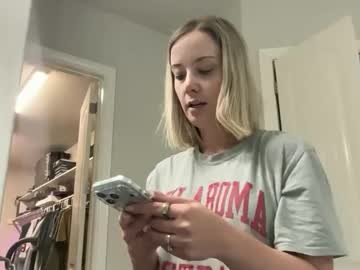 leanneluxecouple's chat room