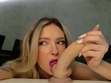 v_deville's chat room