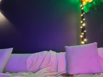 ella_hill's chat room