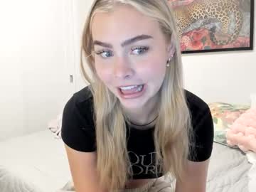 ariah_is_blonde's chat room