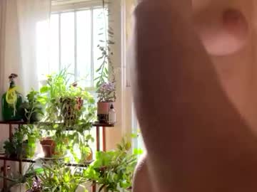 mommamia12's chat room